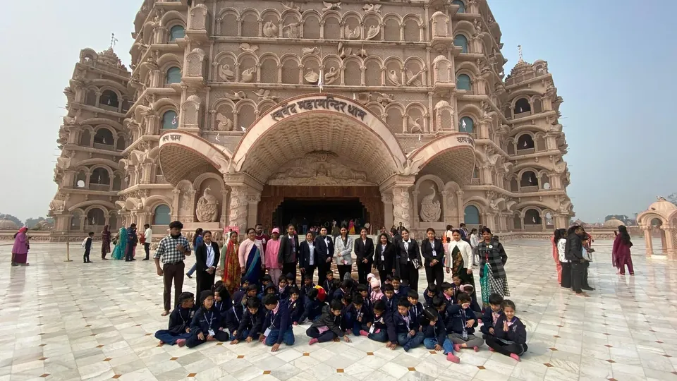 Students on an educational trip with Sunbeam World School, Varanasi